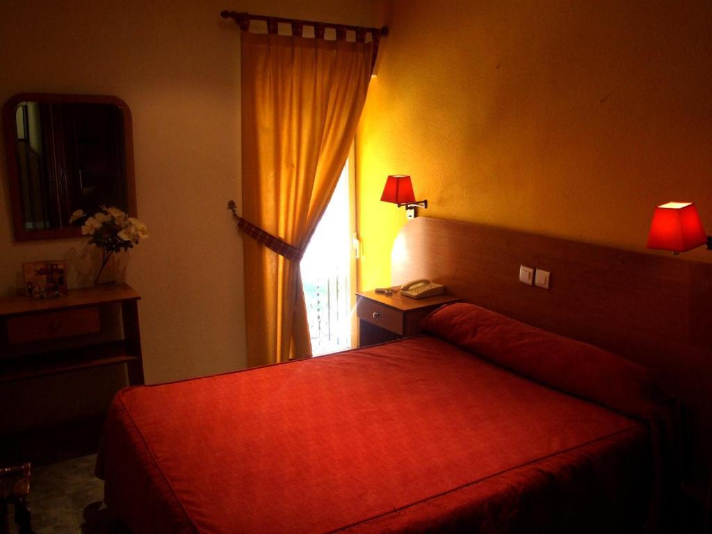 Hostal Santa Marta 阿兰约兹 外观 照片