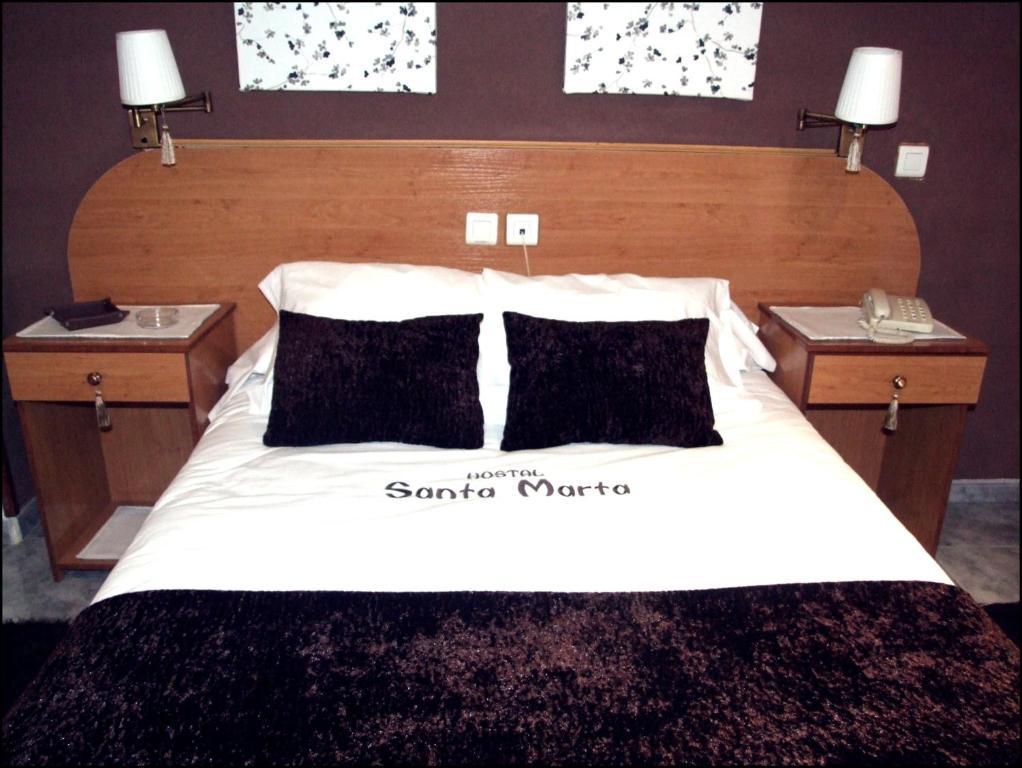 Hostal Santa Marta 阿兰约兹 外观 照片